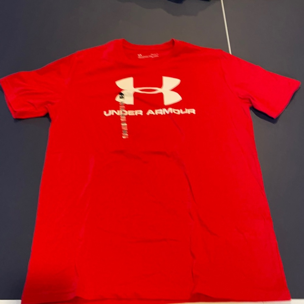 NWT Under Armour T-shirt